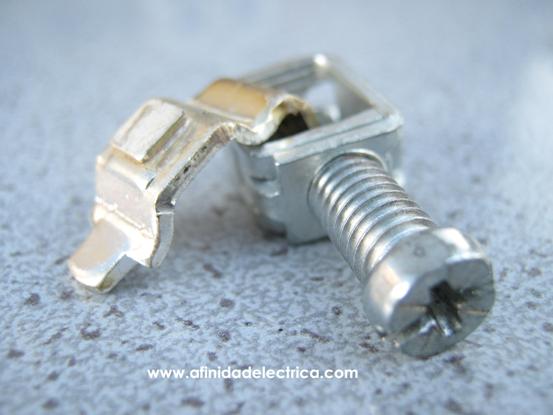 Detalle del conjunto bornera–contacto.