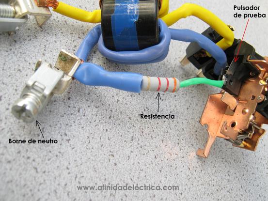 El circuito de prueba o test produce la simulación de falla.
