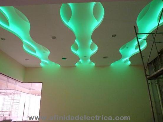 Gracias a su flexibilidad las tiras de LEDs  pueden adherirse a superficies curvas. 