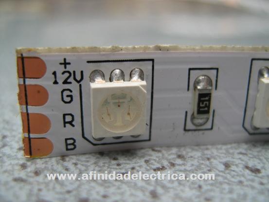 Las tiras RGB se identifican por contar con cuatro terminales para su conexi�n: Terminal positivo (+V), terminal rojo (R), terminal verde (G) y terminal azul (B).